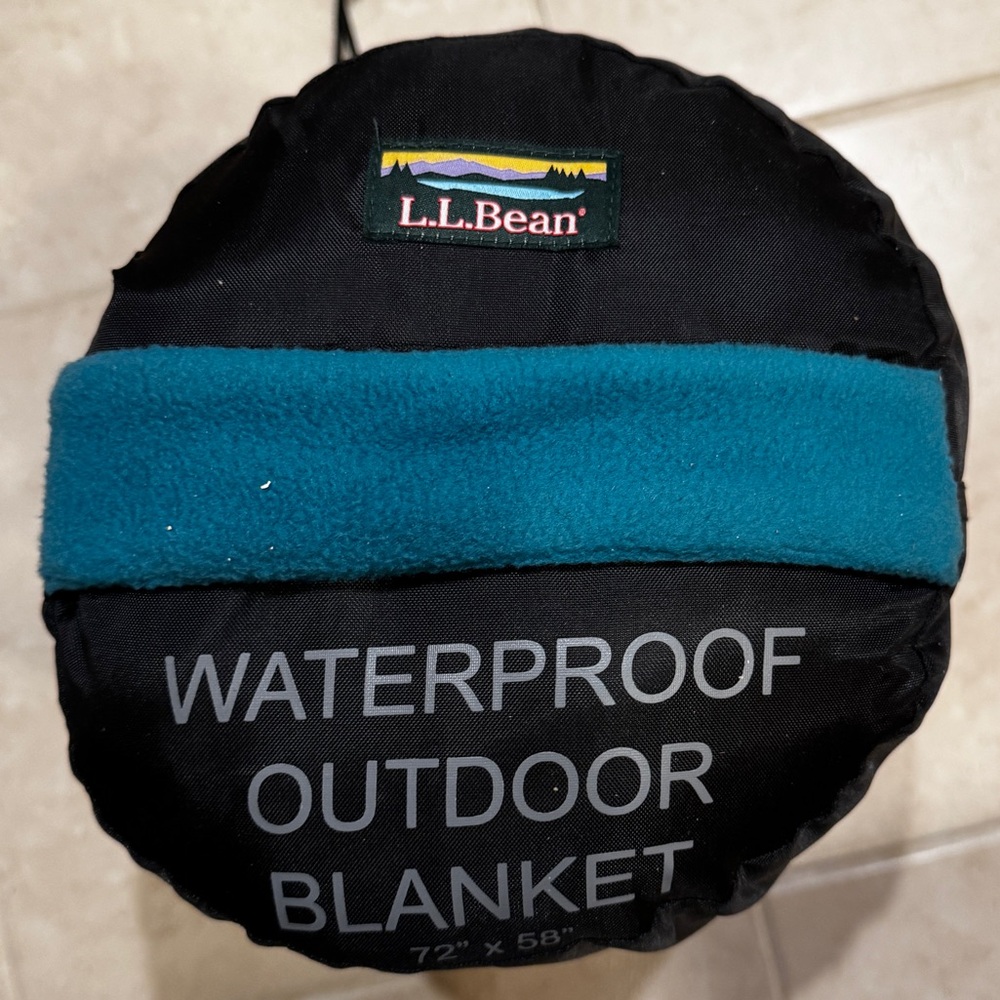 L.L. Bean waterproof outdoor blanket NWOT